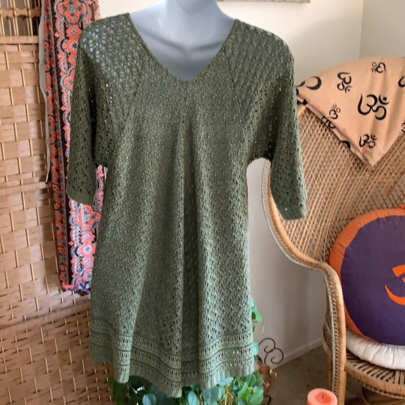 A must have super cute BoHo Crochet top - Picture 4 of 4